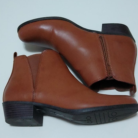 Comfortable ankle boots with memory foam footbed - Picture 6 of 12